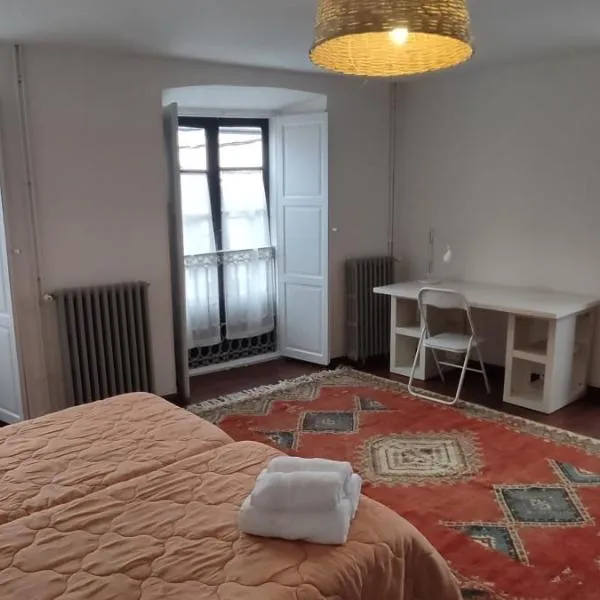 PISO CON TERRAZA, hotel v destinácii Ribadeo