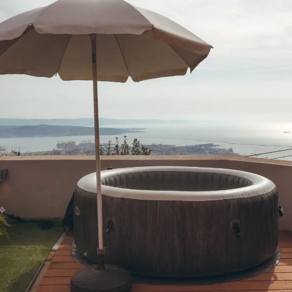 Trieste 10min dal Centro Villa Privata con Jacuzzi, hotell i Trieste