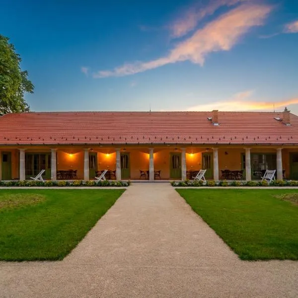 Füzérradványi Kastély Üdülőház, Károlyi-kastély Füzérradvány，Füzérradvány的飯店