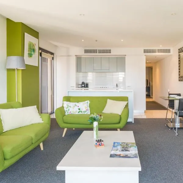 Luxury Oaks Horizons Apartment with a Pool、アデレードのホテル