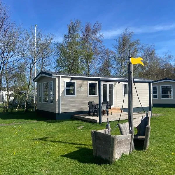 Camping de Duinhoeve Chalet Vogel not for companies, hotel v destinaci Nieuw-Haamstede