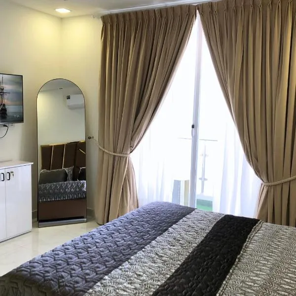 1,2 & 3 BHK Luxury Apartments at Zameen Opal，Rāmkot的飯店