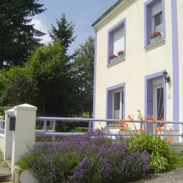 Aux 2 cerisiers, hotel v destinaci Virton