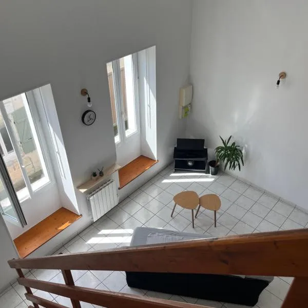 Joli appartement – hotel w mieście Cozes