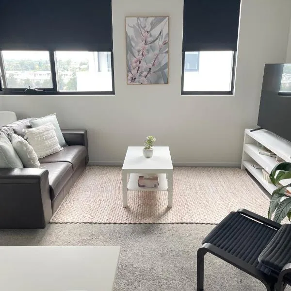 Blackdiamond 504 - Beautiful, modern apartment - 2BdR, 2BthR, hotel di Tuggeranong