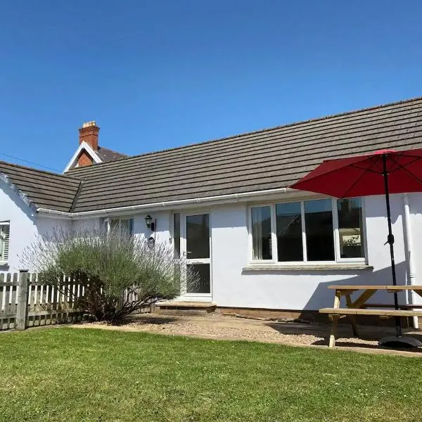 Stockwood Holiday Bungalow, hotel in Braunton