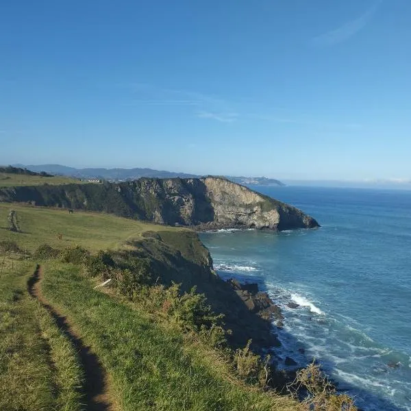 Apartamentos caravia, el cachucho, Hotel in Duesos