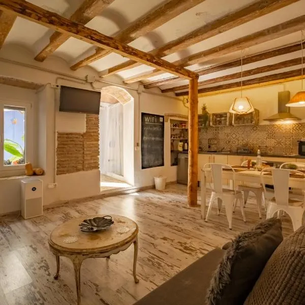 Apartamento en el corazón de Tarragona. Planta baja con patio., hotel en Tarragona