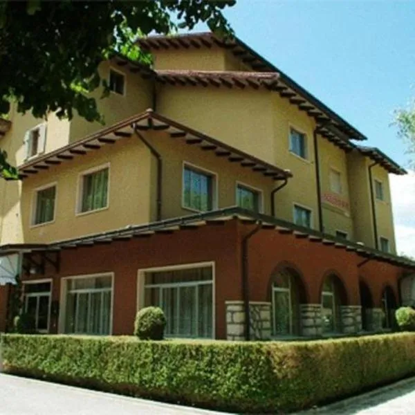 Hotel Garni del Lago, hotel v destinaci Scanno