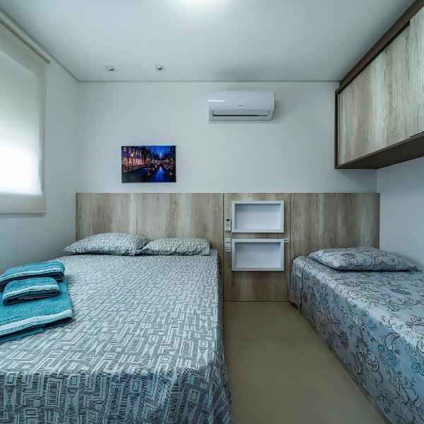 Apartamento na quadra da praia | 02 suítes - Foto 5