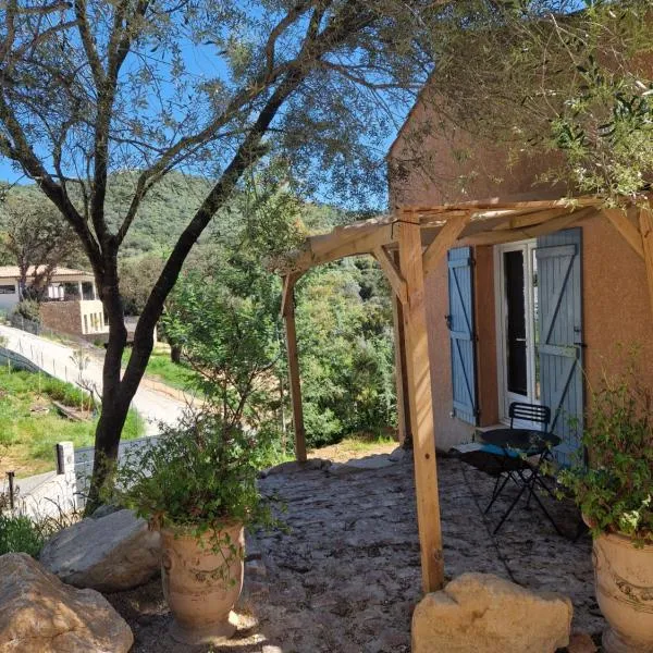 Bel appartement indépendant type 2, hotel v destinaci Alata