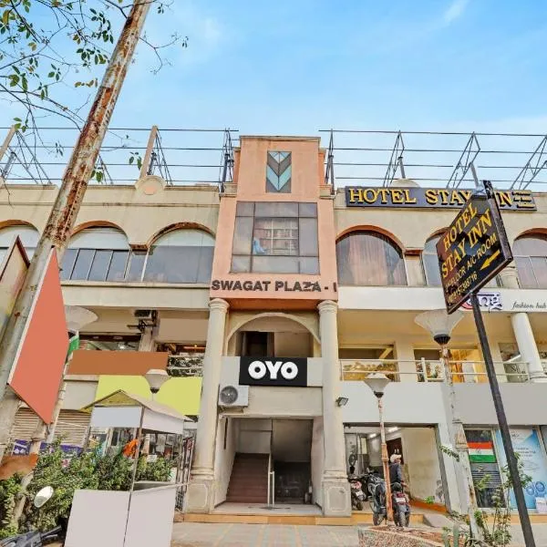 OYO Hotel Stay Inn: Bodakdev şehrinde bir otel