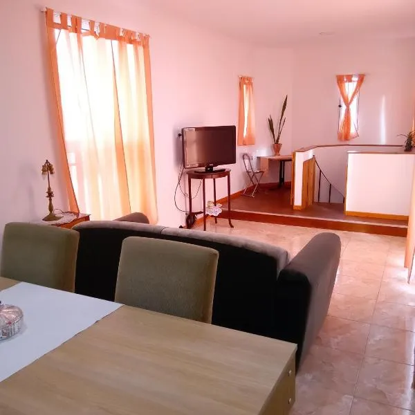 Escalera al éxito Villa Ramallo, Hotel in Estación Ramallo