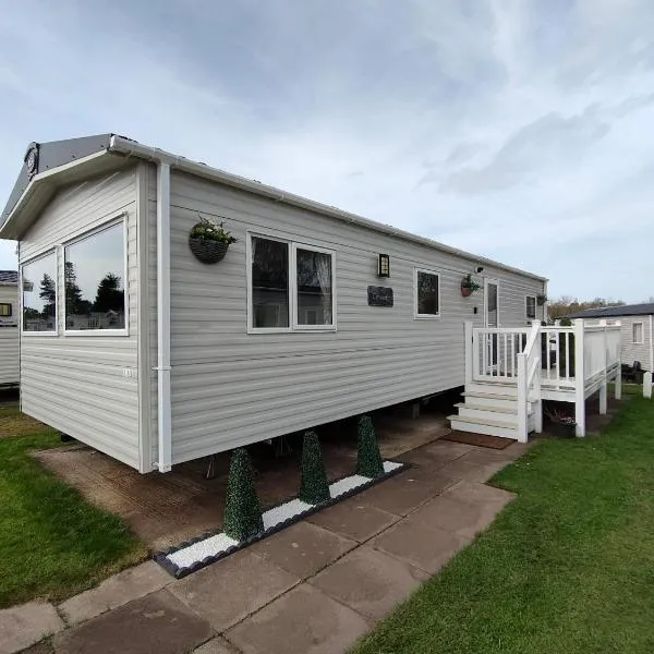 3 Bedroom Stylish Caravan - Vans With Business Sign Not Allowed, hotel v destinaci Port Seton