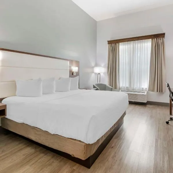 Best Western Plus First Coast Inn and Suites, hotel u gradu 'Yulee'