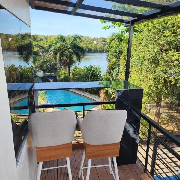 Riverduplex - Luxury duplex at a fair price, hótel í Dauis