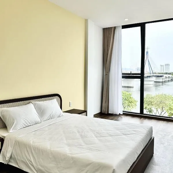 Han Riverine Hotel & Cafeteria DaNang, hotel in Danang