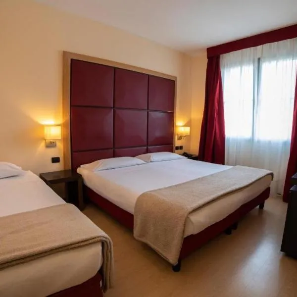 ALBA HOTEL, hotel en Campegine