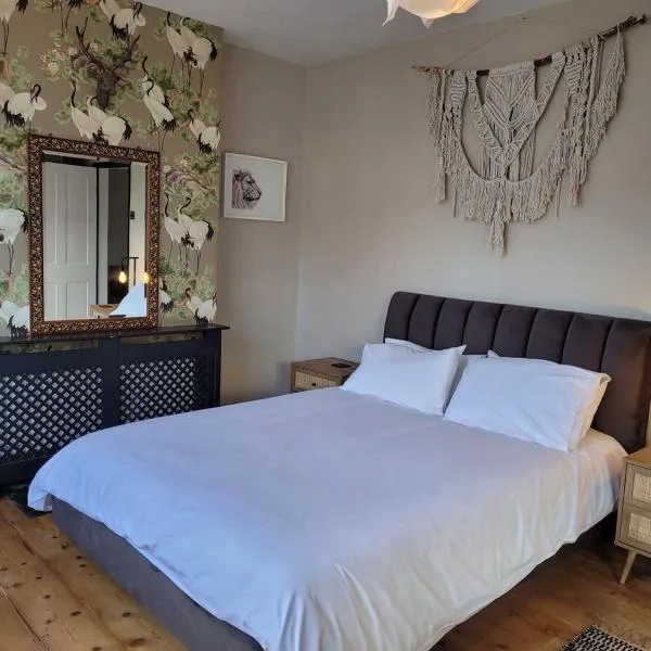 *Leamington Apartments* - George St - 3 bedroom townhouse, hotel sa Leamington Spa