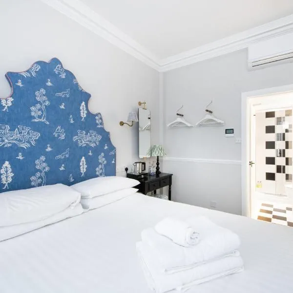 लंदन में, होटल Americana Hotel
