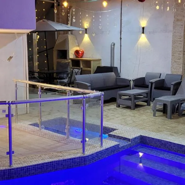 Immeuble Thala Tigzirt appart 90m avec 2h de piscine privée, hotel in Tigzirt
