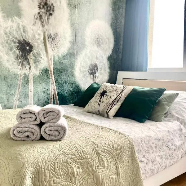 Airport Green Apartment KL21 - air condition & free parking, hotell i Warszawa