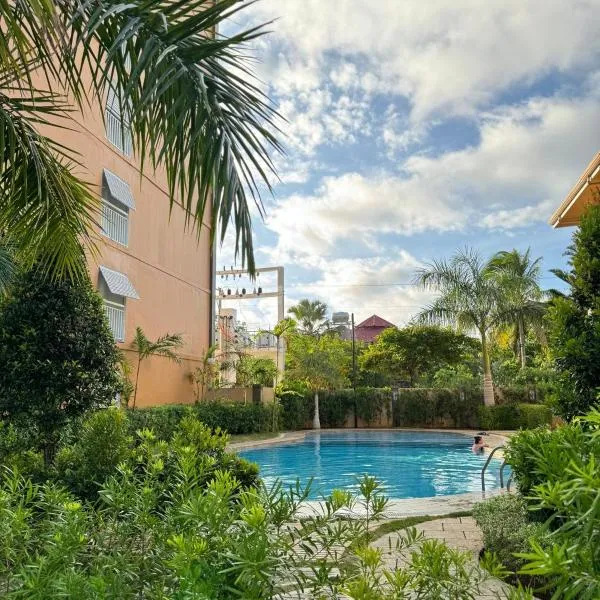2 Bedroom and Studio Apartments with Private Pool and Gym in Vista Manors Verdant, hotel in Puerto Princesa