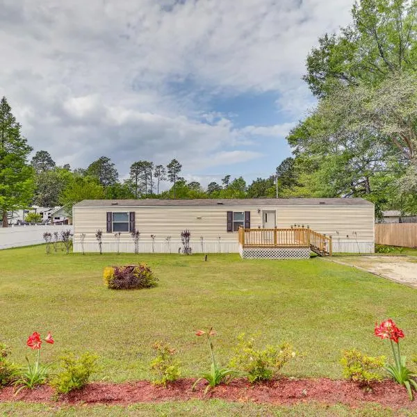 Bonneau Vacation Rental w/ Private Yard!, hotel di Bonneau