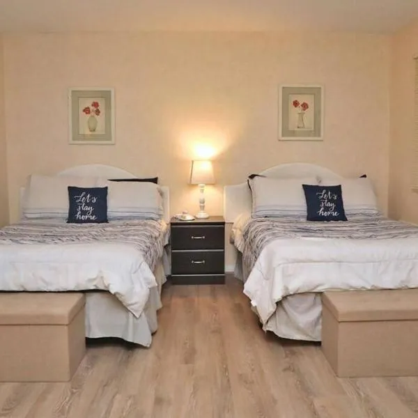 Ski In Ski Out - Sleeps 6 - Bring the family!, hôtel à Mancelona