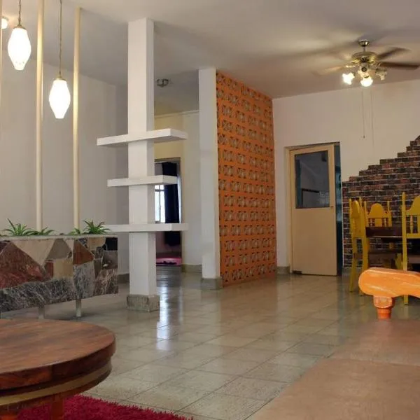Hermosa Casa en Ciudad Lerdo con 2 Habitaciones, hotel in Ciudad Lerdo