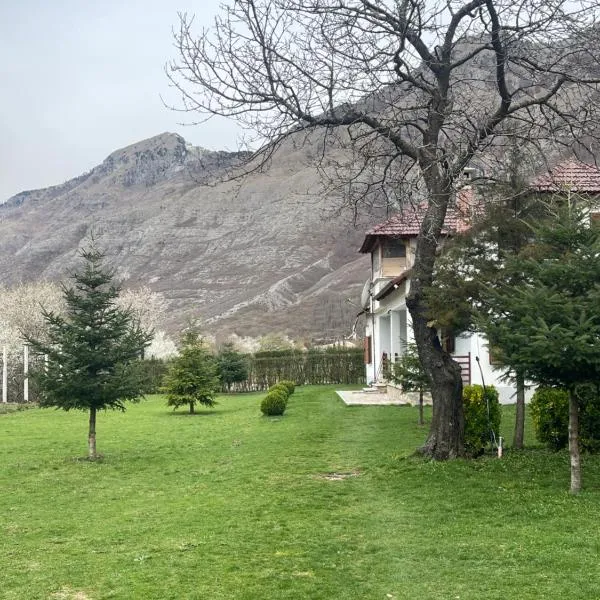 Viesnīca Paja Guesthouse - Camping pilsētā Bogë