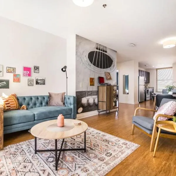 The Lofts at Cherry DT w Amenities、メイコンのホテル