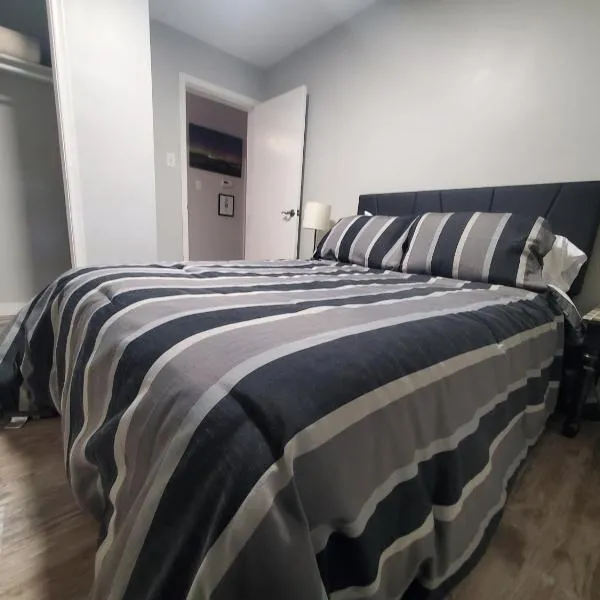 Modern Private 1BR Apt. w/Free Prkg + Fast Wi-Fi、スーセントマリーのホテル