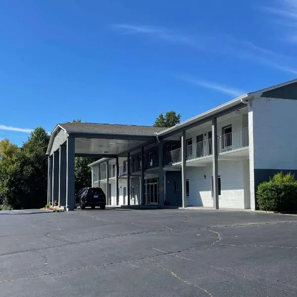 Econo Lodge, hotel v destinaci Forest City