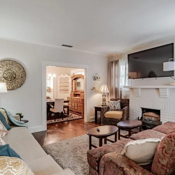 Haute on Hannon- Midtown Cottage!, hotel v destinaci Mobile