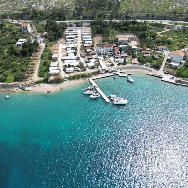 Studio apartman Barbeta, ξενοδοχείο σε Grebastica