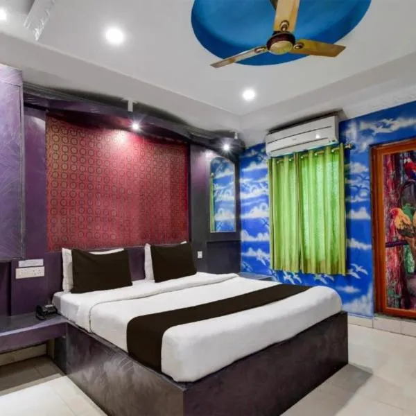 Goroomgo Hotel Blue Royal Swimming Pool Hotel Near DN Regalia Mall, hotel en Jatani