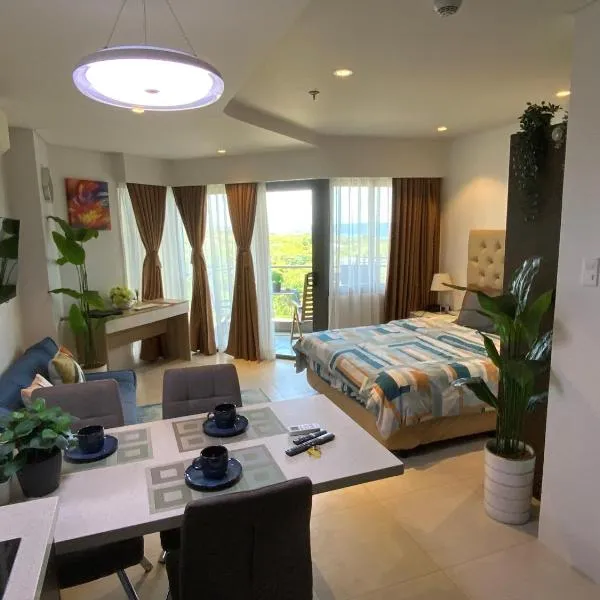 Dominiks Comfort and silent Studio Tambuli Balcony Pool Mactan Ocean View High Floor, hotel in Lapu Lapu City