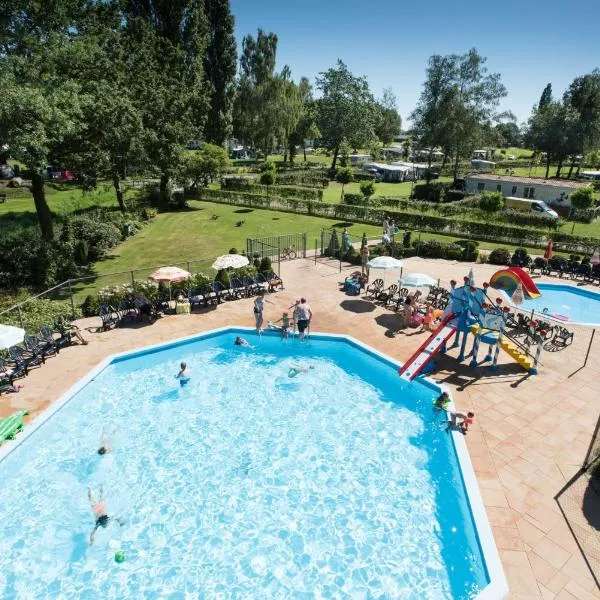Recreatiepark Den Blanken, hotel v destinaci Neede