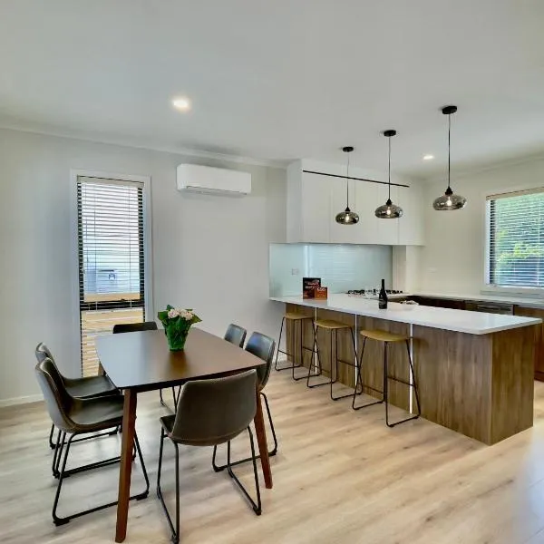 Sky Stars Brand-new comfortable 3 & 4-bedroom Houses, hotel v Aucklandu