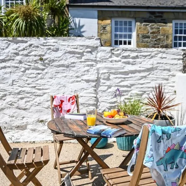 Palms 2 - Central, 5 mins walk to beach + parking!, hotel in Newquay