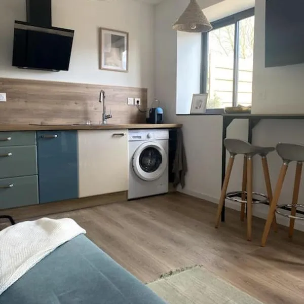 Entre ville et campagne appartement cosy avec parking et terrasse Wood, hotel v destinaci Coutiches