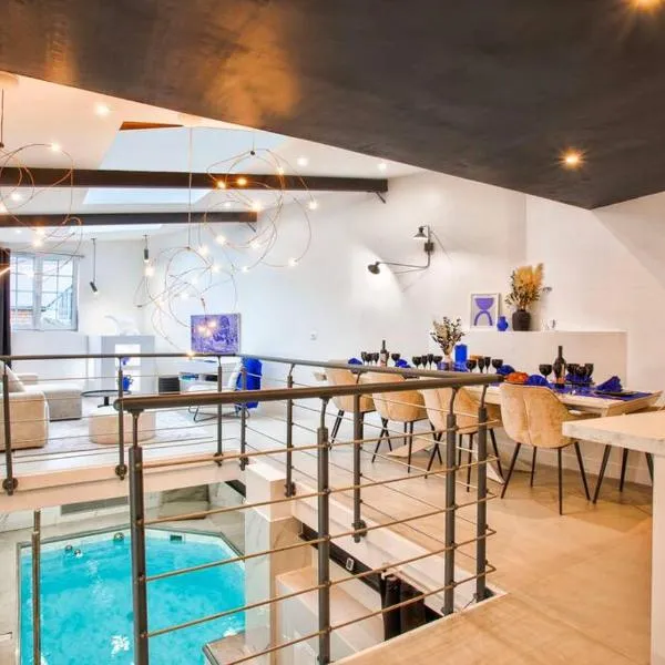 Deauville Luxury Blue Loft - sauna and inside pool, hotel v destinácii Trouville-sur-Mer