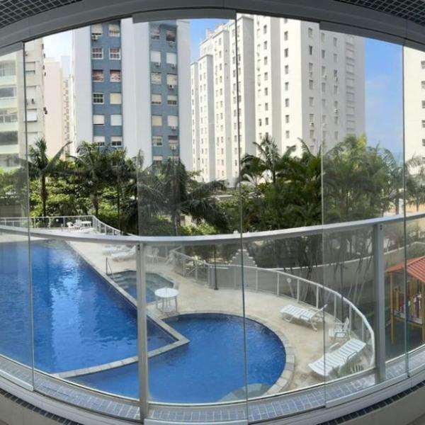 Apartamento em Pitangueiras com 3 suítes