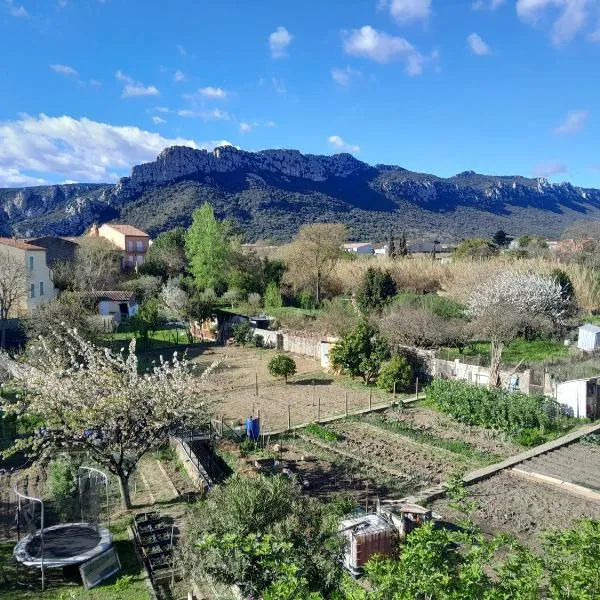 hOMe-Shanti Galamus, hotel v destinaci Saint-Paul-de-Fenouillet