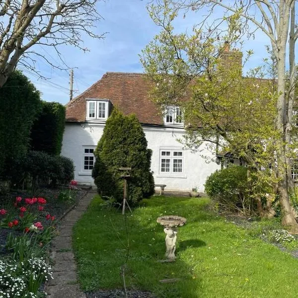 Cosy Daffodil Cottage, hotel Eythorne-ban