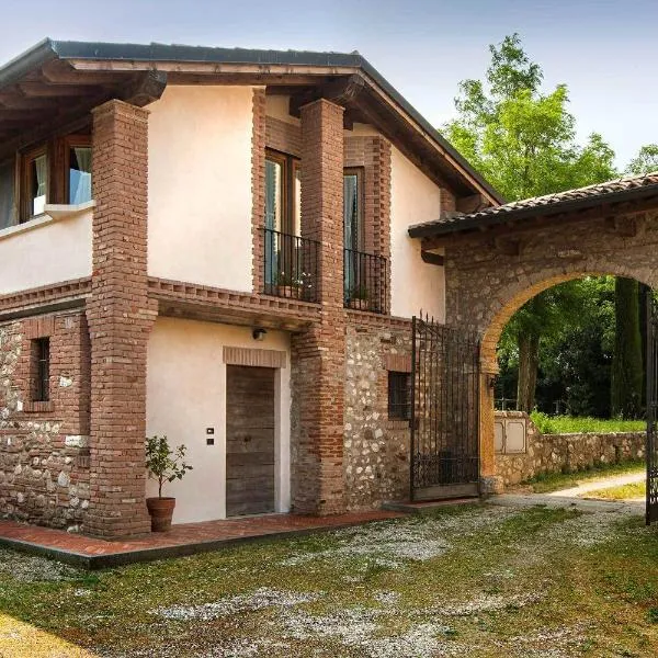 Antico Cascinale Lombardo, hotel Lonatóban