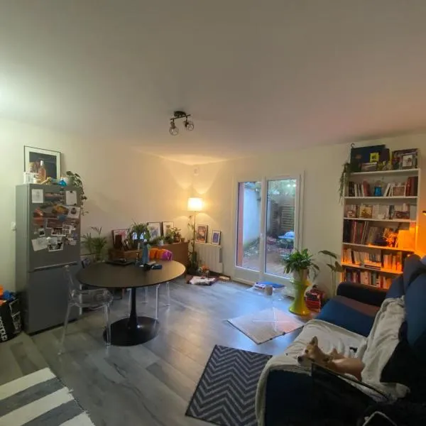 Charmant appartement 1 pièce principale avec terrasse privée proche de toutes commodités, hotel in Fontenay-sous-Bois
