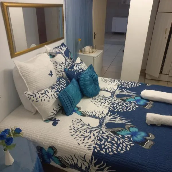 Triple T Guest house, hotel a Johannesburg