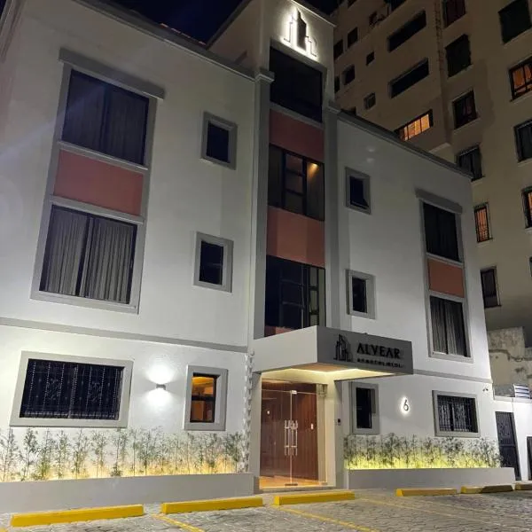 Apartahotel Alvear, hotell i Duquesa